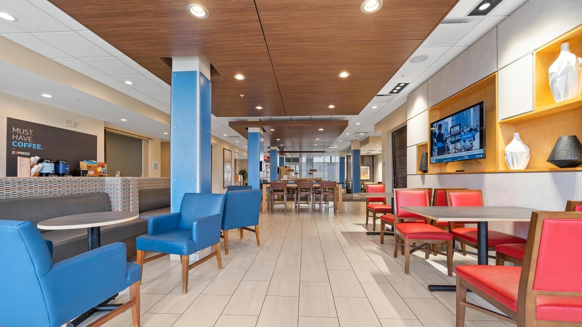 Holiday Inn Express & Suites Macon North By Ihg Exterior foto