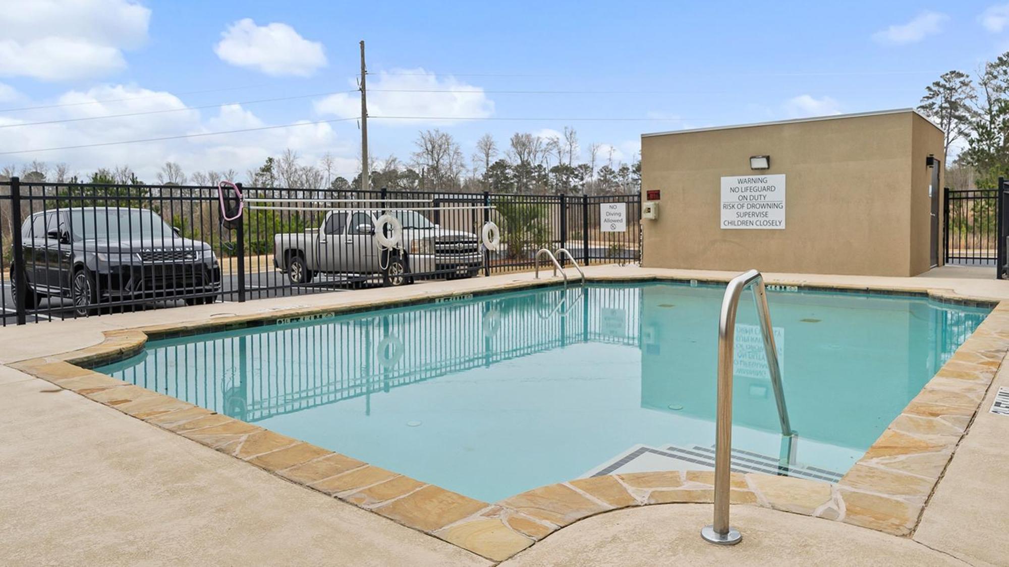 Holiday Inn Express & Suites Macon North By Ihg Exterior foto