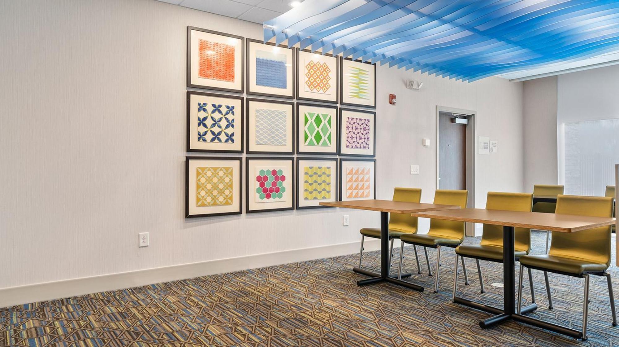 Holiday Inn Express & Suites Macon North By Ihg Exterior foto