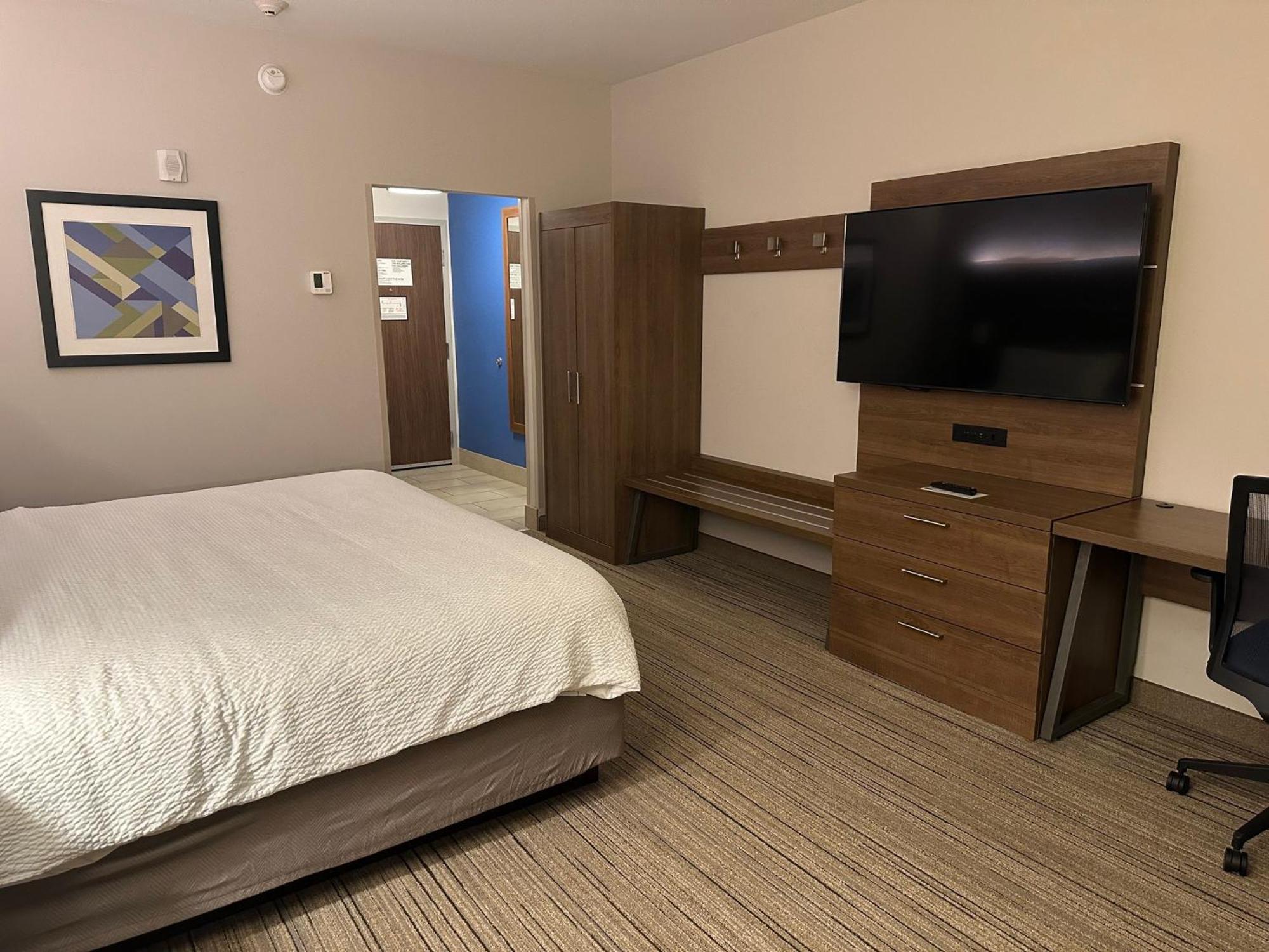 Holiday Inn Express & Suites Macon North By Ihg Exterior foto